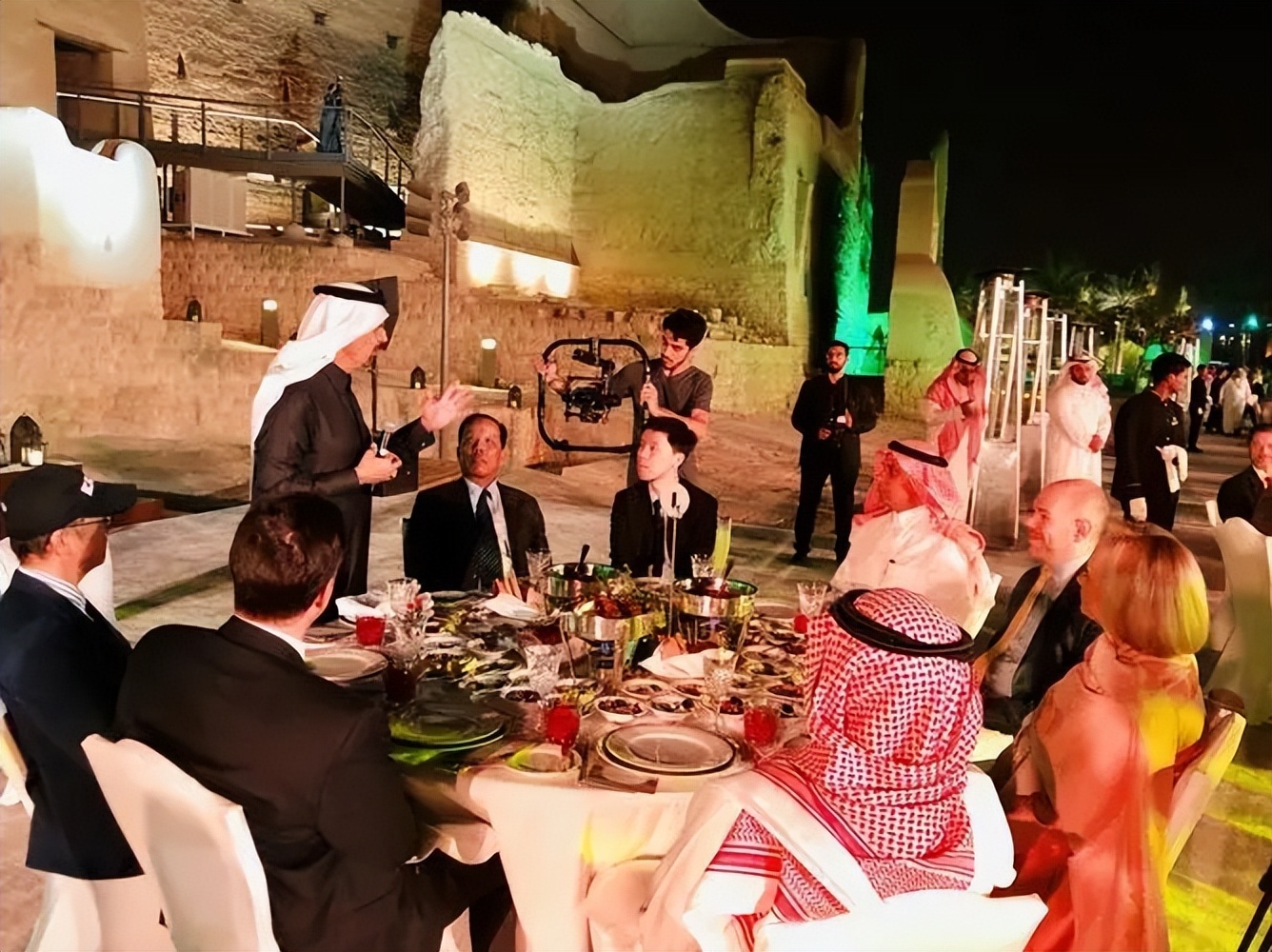 沙特王子小萨勒曼，身家1.5万亿，人称阿拉伯暴君，他到底有多狠