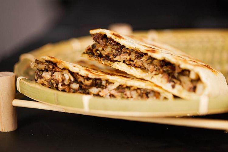 娴欐睙琚綆浼扮殑瀹濊棌缇庨灏忛晣,娴欐睙灏忎紬鏃呮父灏忓煄缇庨