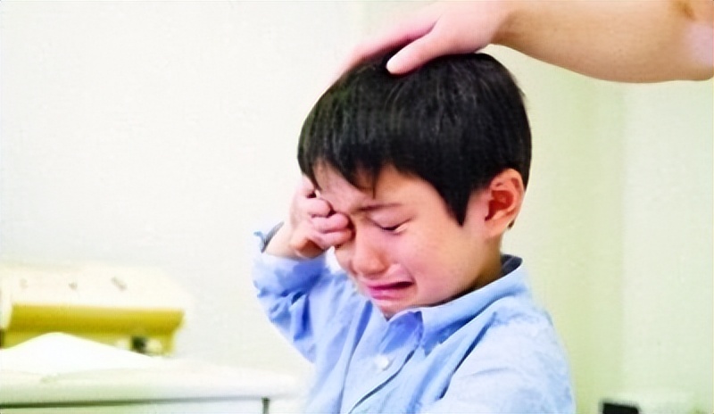 你是男子汉不许哭什么意思,男子汉教育对孩子真的很重要