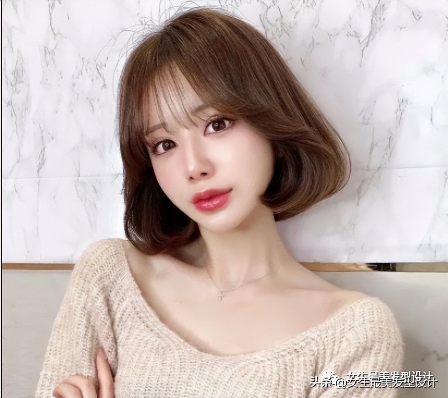 烫短发内扣的步骤,烫外翻内扣卷发教程短发