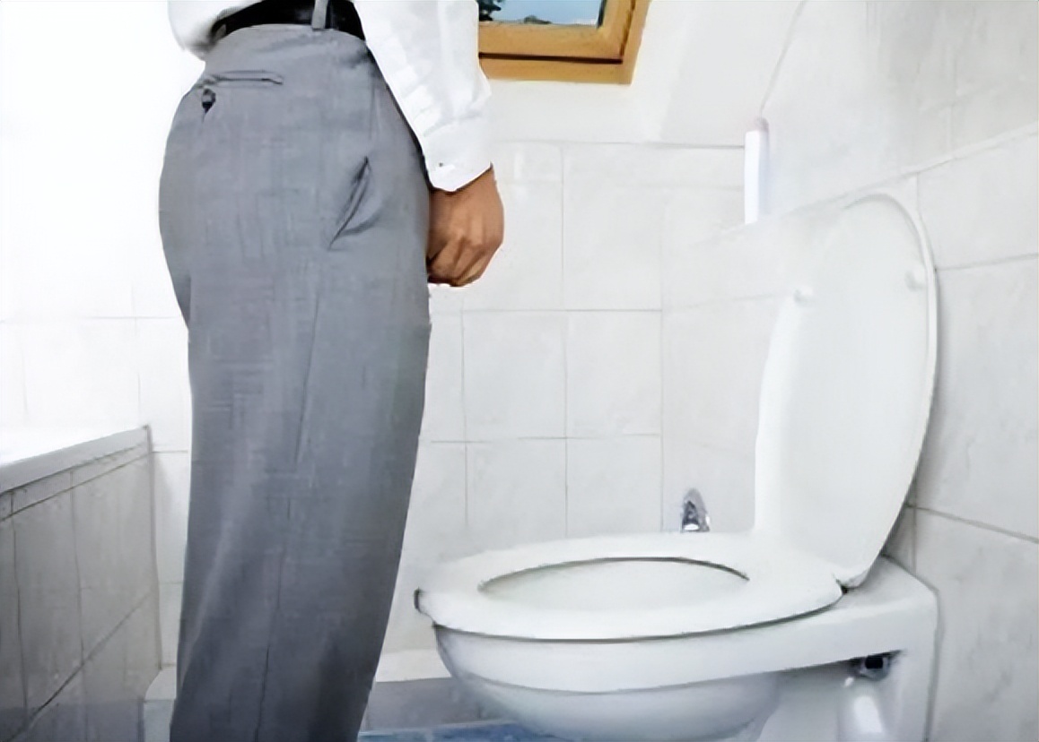 来尿就尿裤子老年人尿频怎么治疗,老年人尿频尿裤子需要做哪些检查