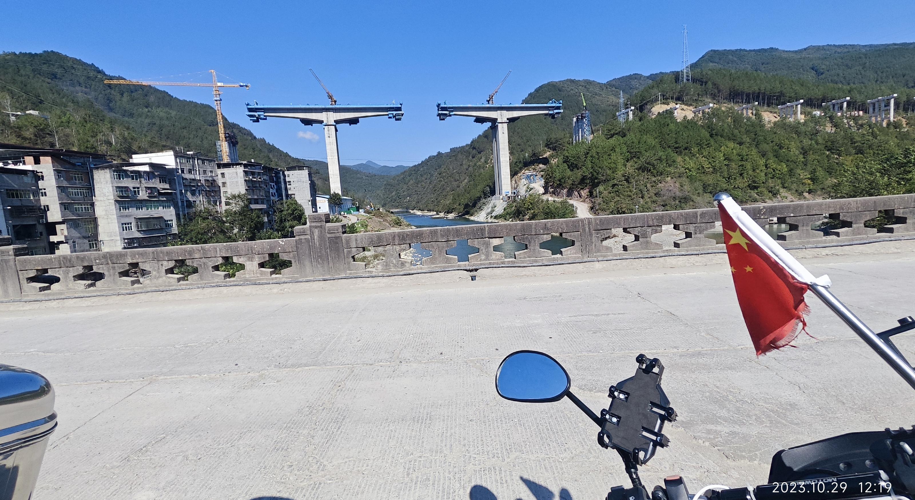 红叶如醉，光雾山等你来