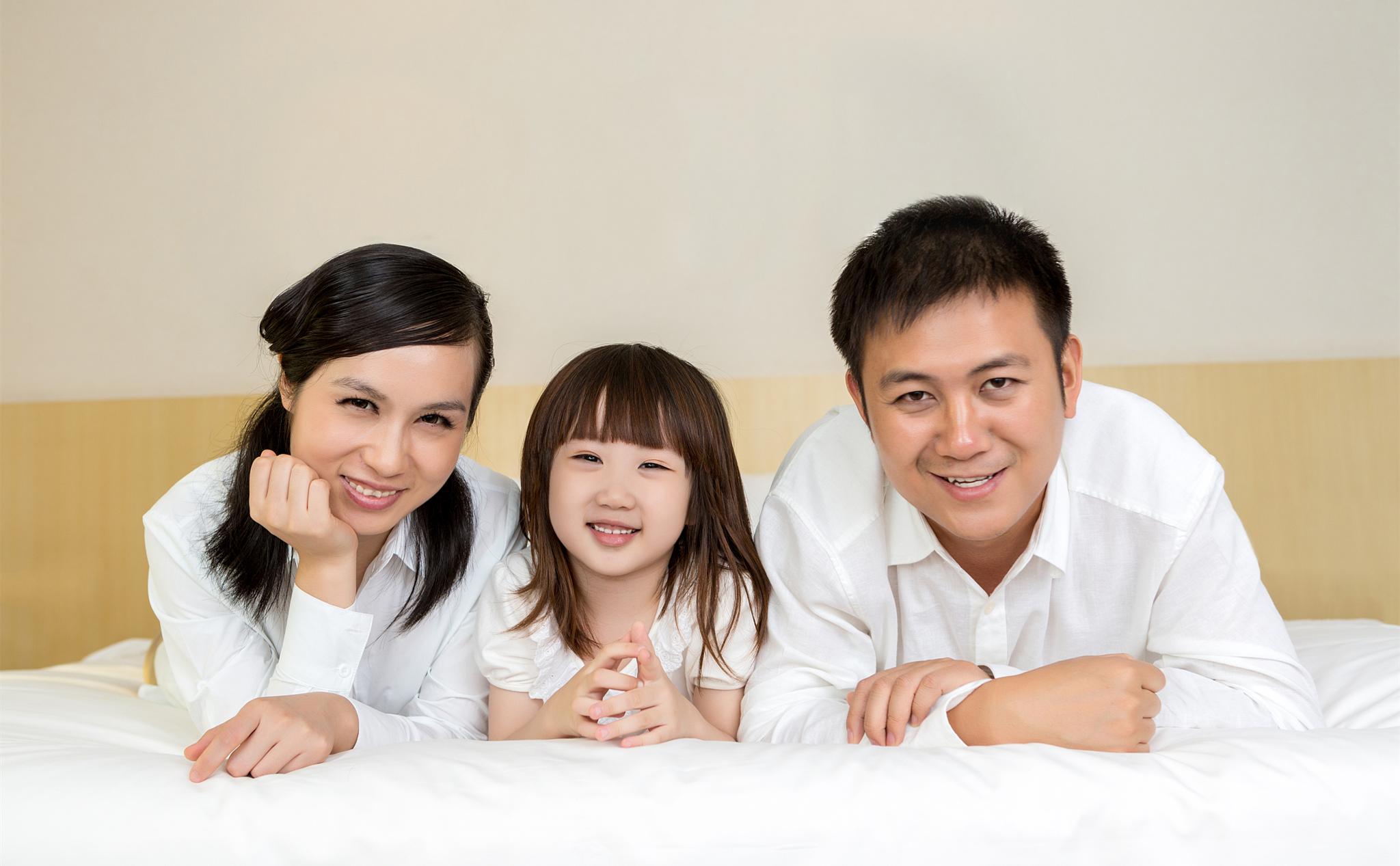 公公耐不住寂寞，儿媳妇知道后主动帮忙，最后被抓！