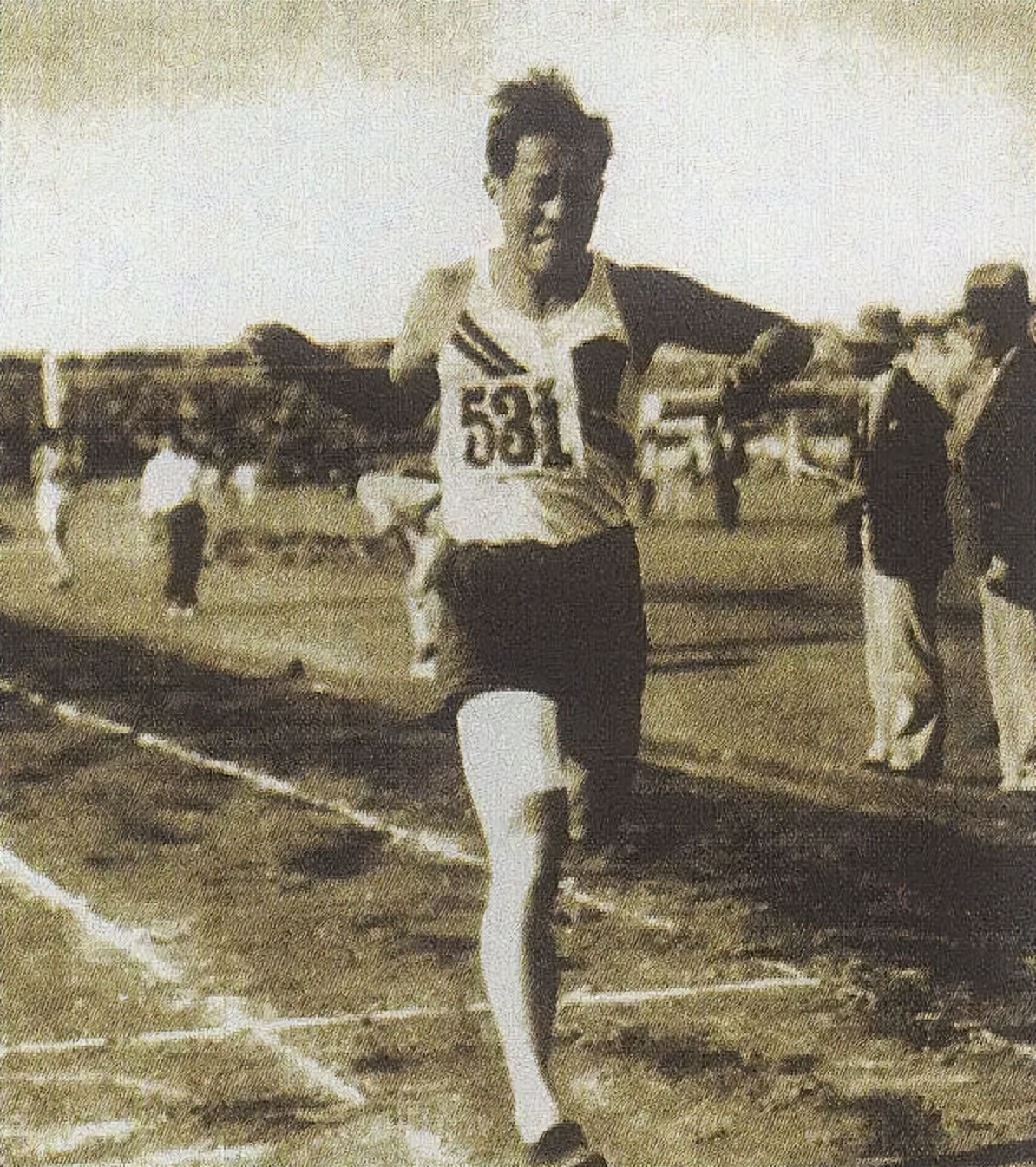 1932年刘长春参加奥运会的报道,刘长春单刀赴奥运事件