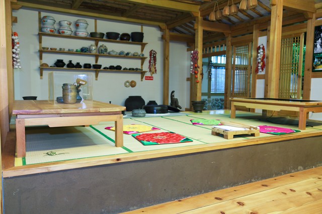 民族特色文化的发展趋势,56个民族里面文化最齐全的有哪些