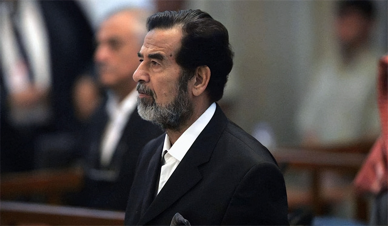 审判萨达姆的法官后来死得更惨,美军绞刑萨达姆合法吗