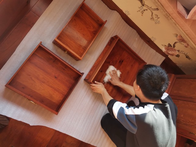 红木家具能用湿布擦吗,擦红木家具毛巾