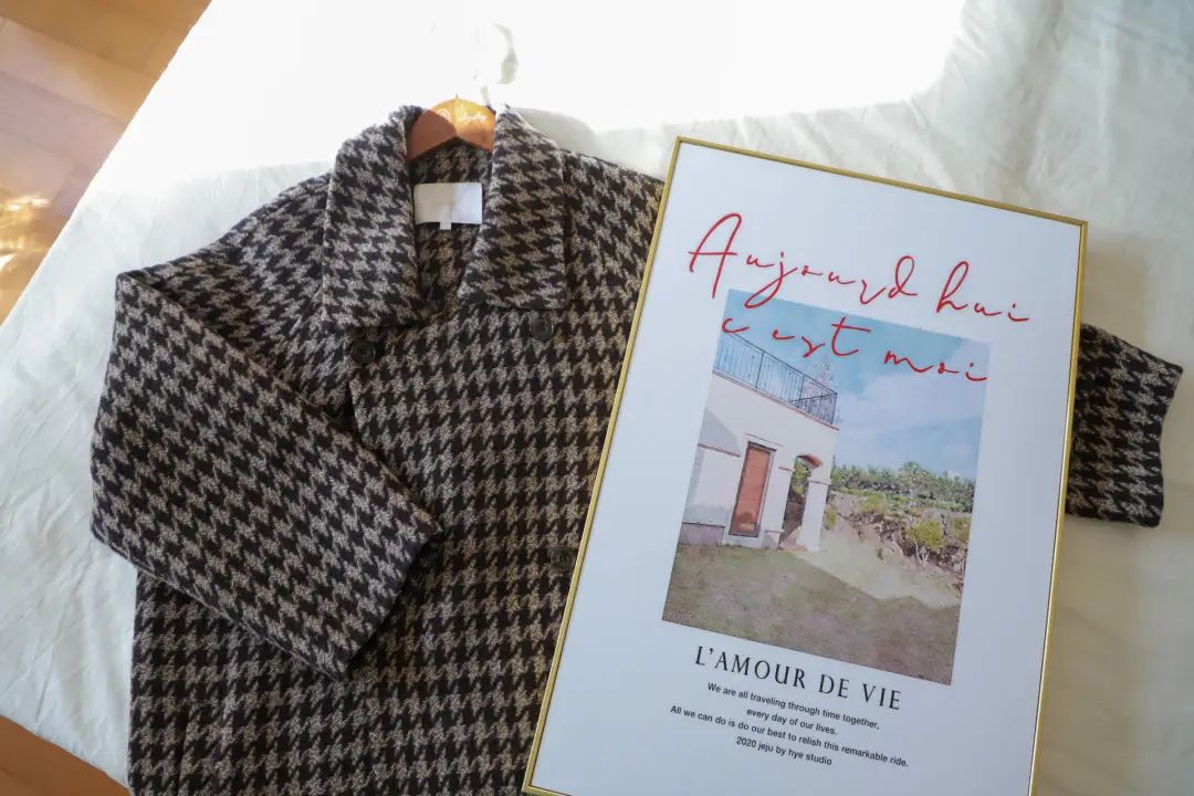 这件大衣，穿很多年都不会过时，时髦不费力，复古又优雅