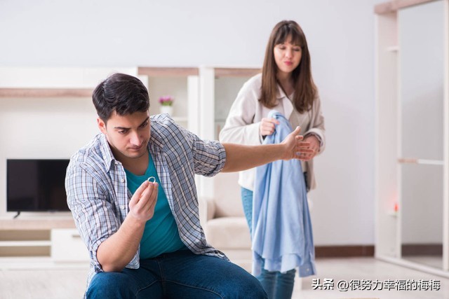 房间有叽叽叽的声音是老鼠吗 (发出叽叽叽的声音是什么老鼠)