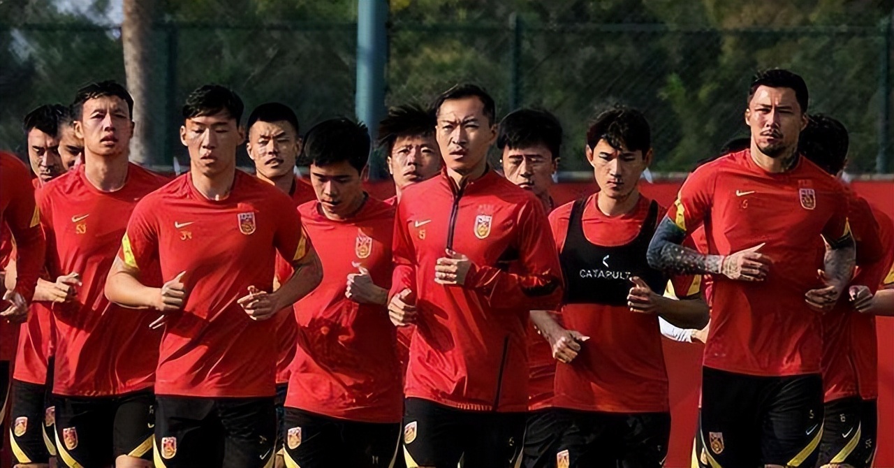 一样是砸钱,曼城砸出个未来,中国足球砸穿个未来