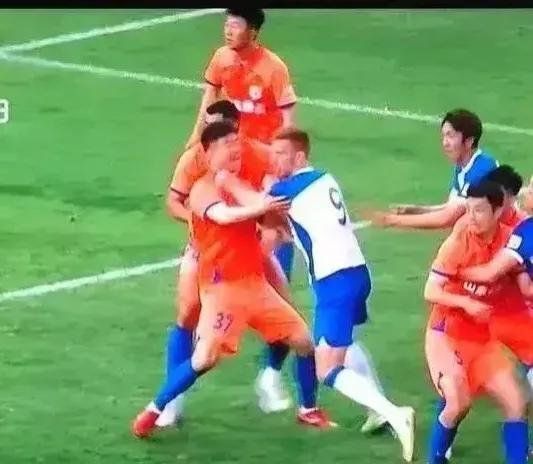 中超十大爆笑瞬间,中超深圳队vs武汉三镇中超积分榜