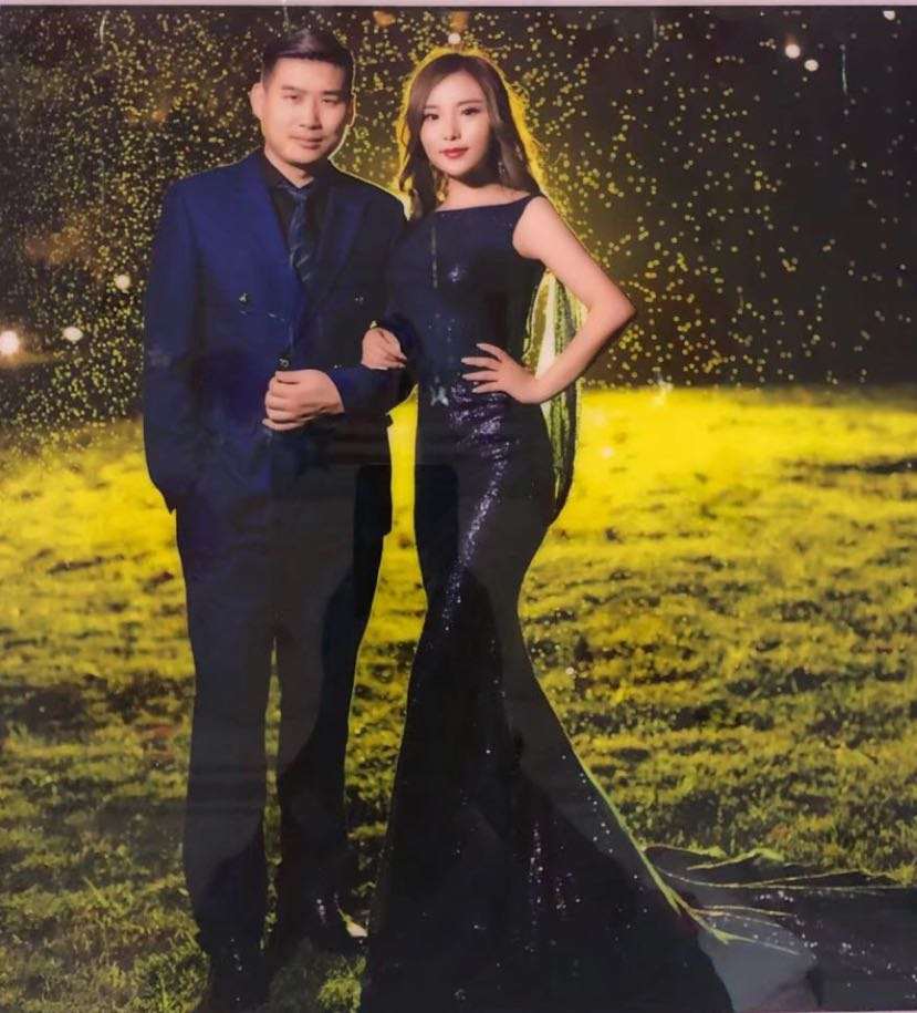 我，四川女孩，曾是五星级酒店前台，后来创业开店，赚钱买房买车