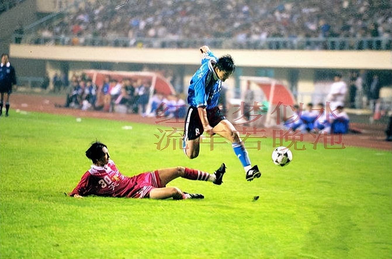 王健林宣布万达退出足坛,1998年万达宣布退出中国足球原因