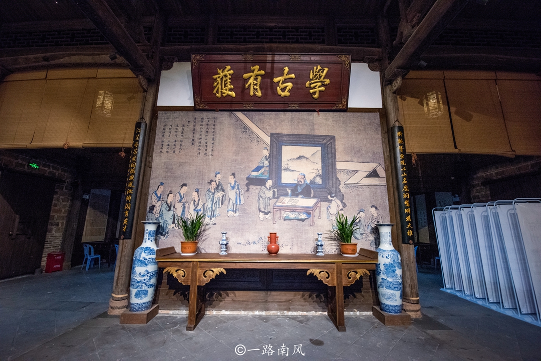 旅行来到福建长汀，发现一个“瑶池仙境”，内有成龙捐献的古建筑