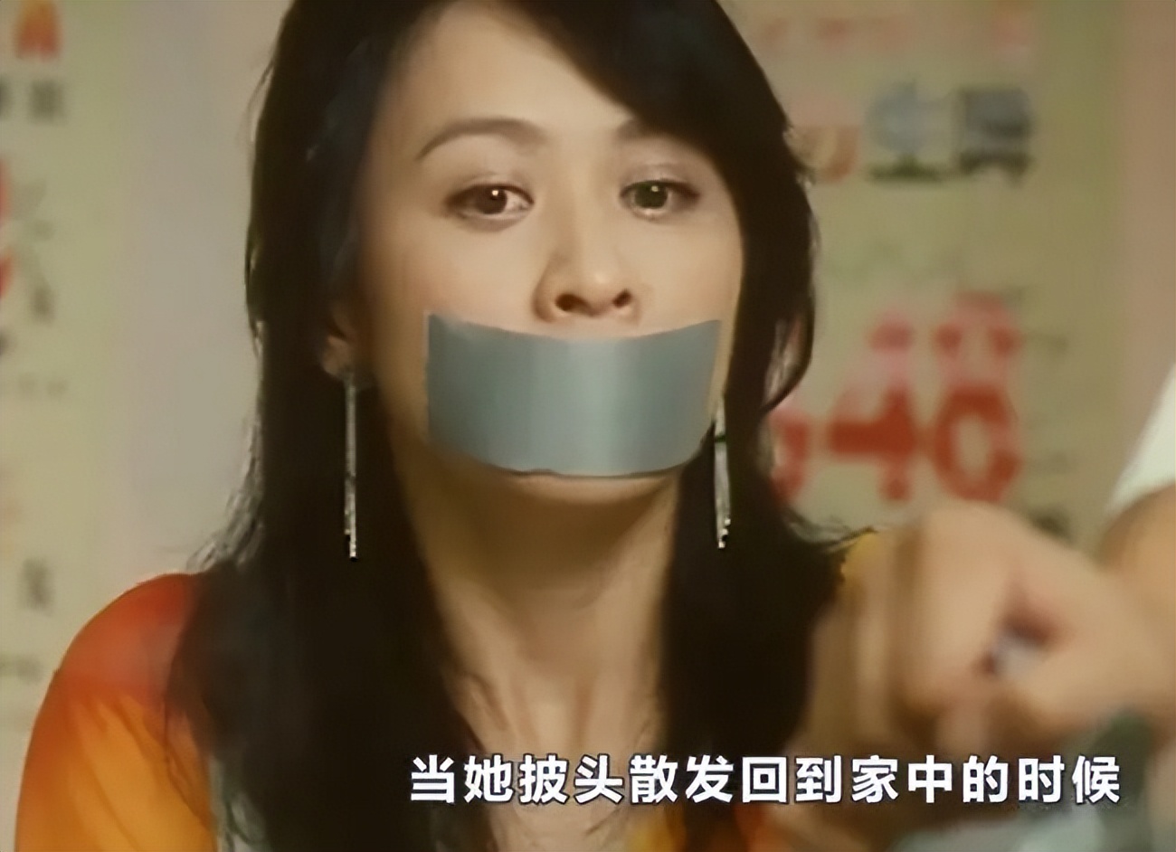 摸腿、陪酒、绝育、自杀，娱乐圈的*规则潜**，“毁”了多少女孩？