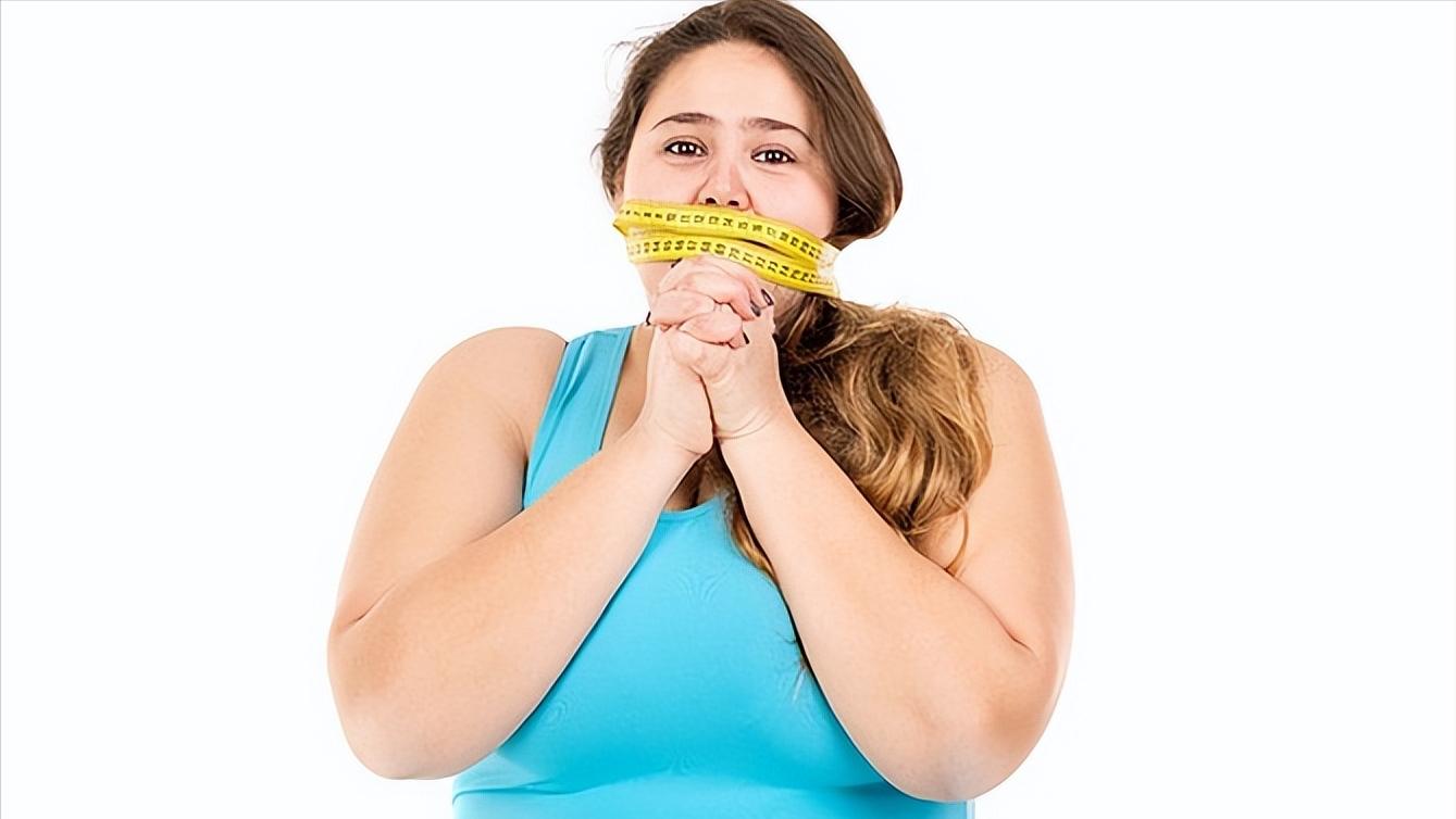 睡前吃夜宵凌晨肚子饿为什么,吃宵夜和饿肚子哪个危害大