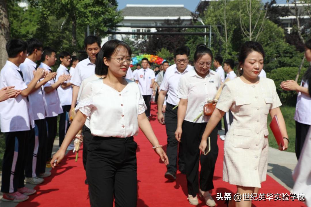 世纪英华高三毕业典礼,济南世纪英华实验学校2015