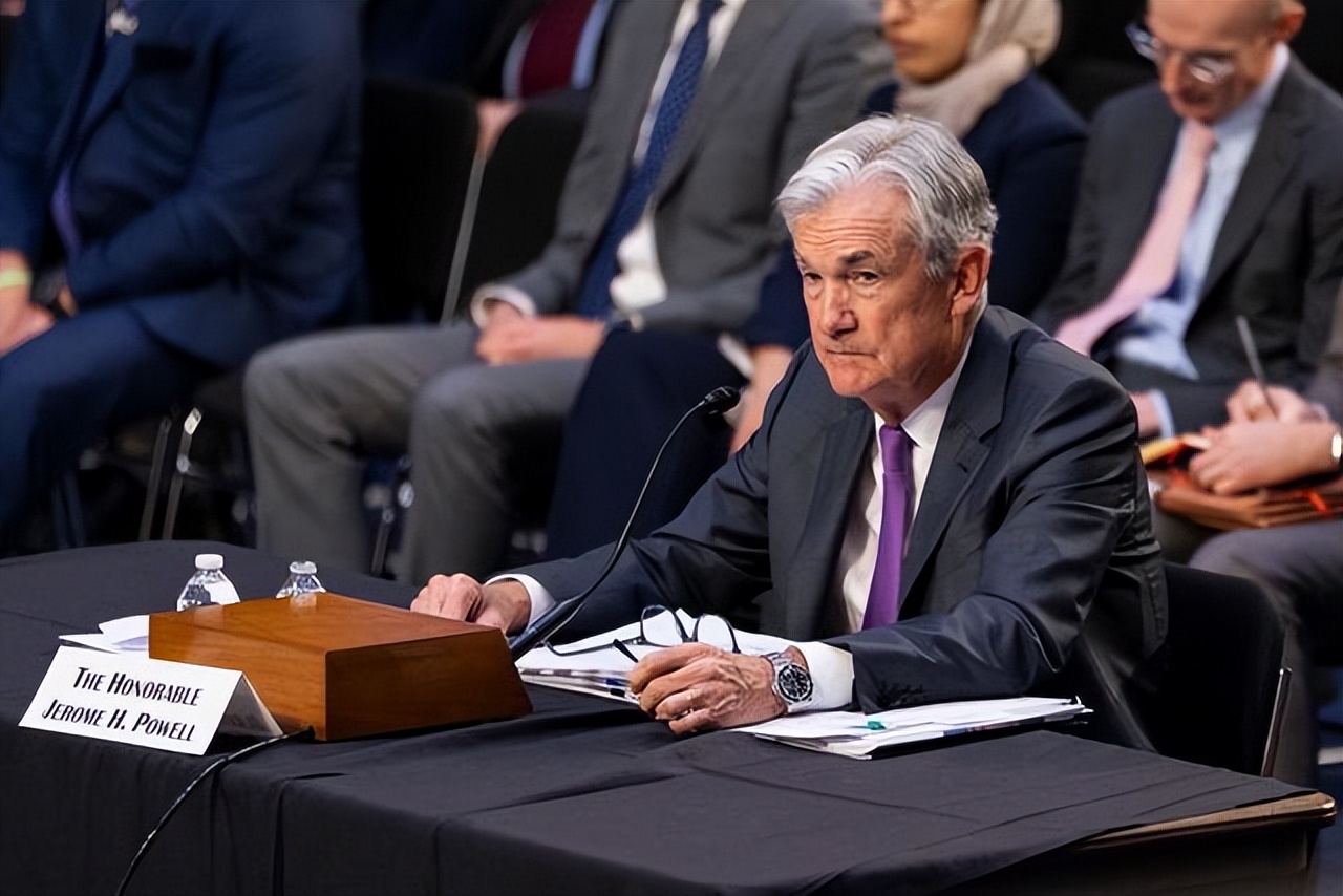 境外机构减持1100亿中国债券,中国连续7次减持美债