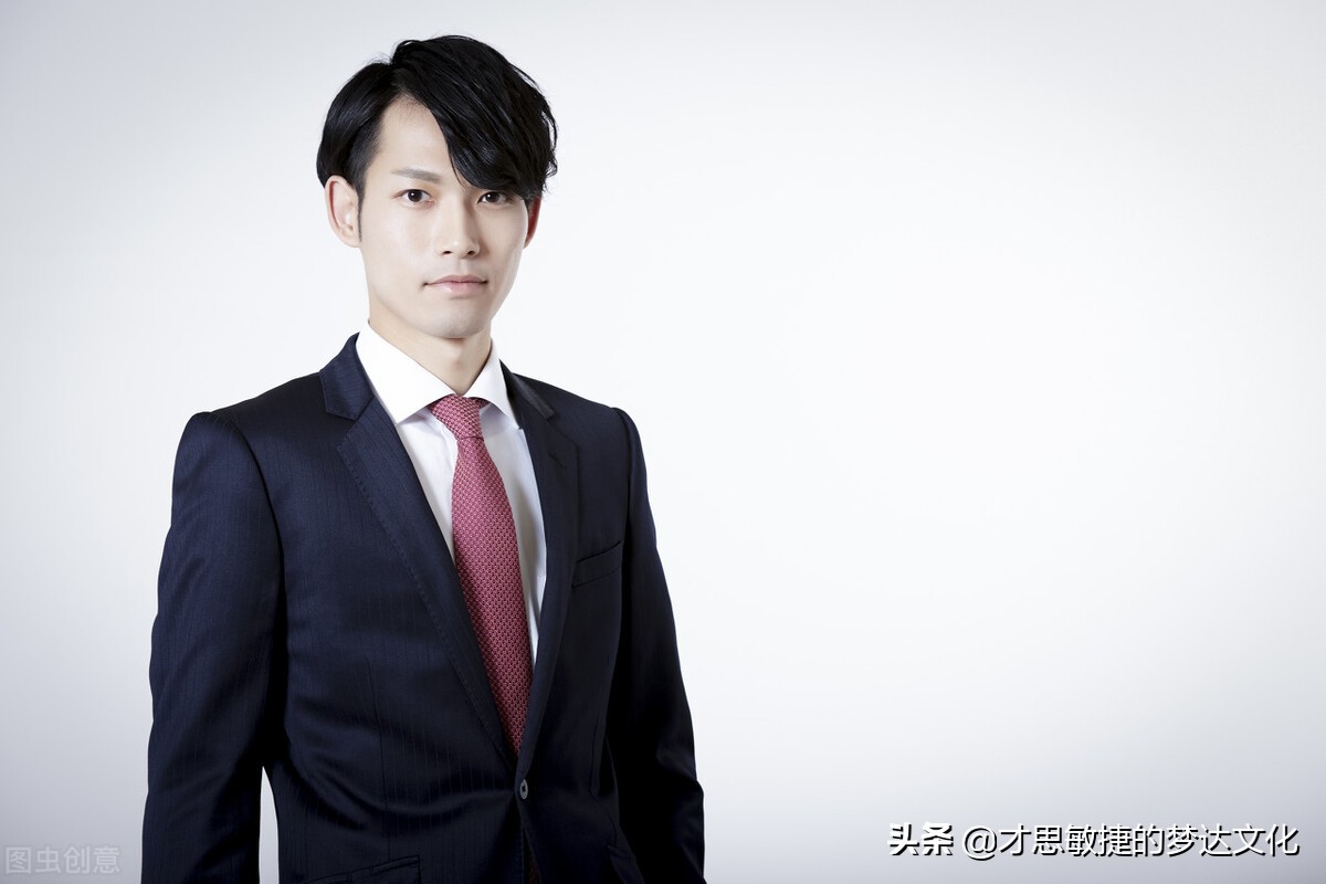 进一家公司首先看公司有没有前景,找工作看重公司的哪方面