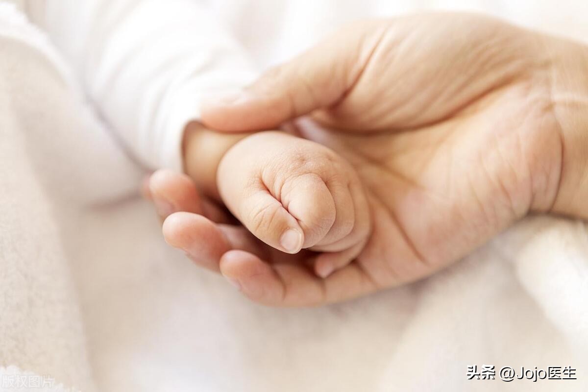 新手爸妈如何学习照顾新生儿,新手爸妈必学的新生婴儿喂养知识