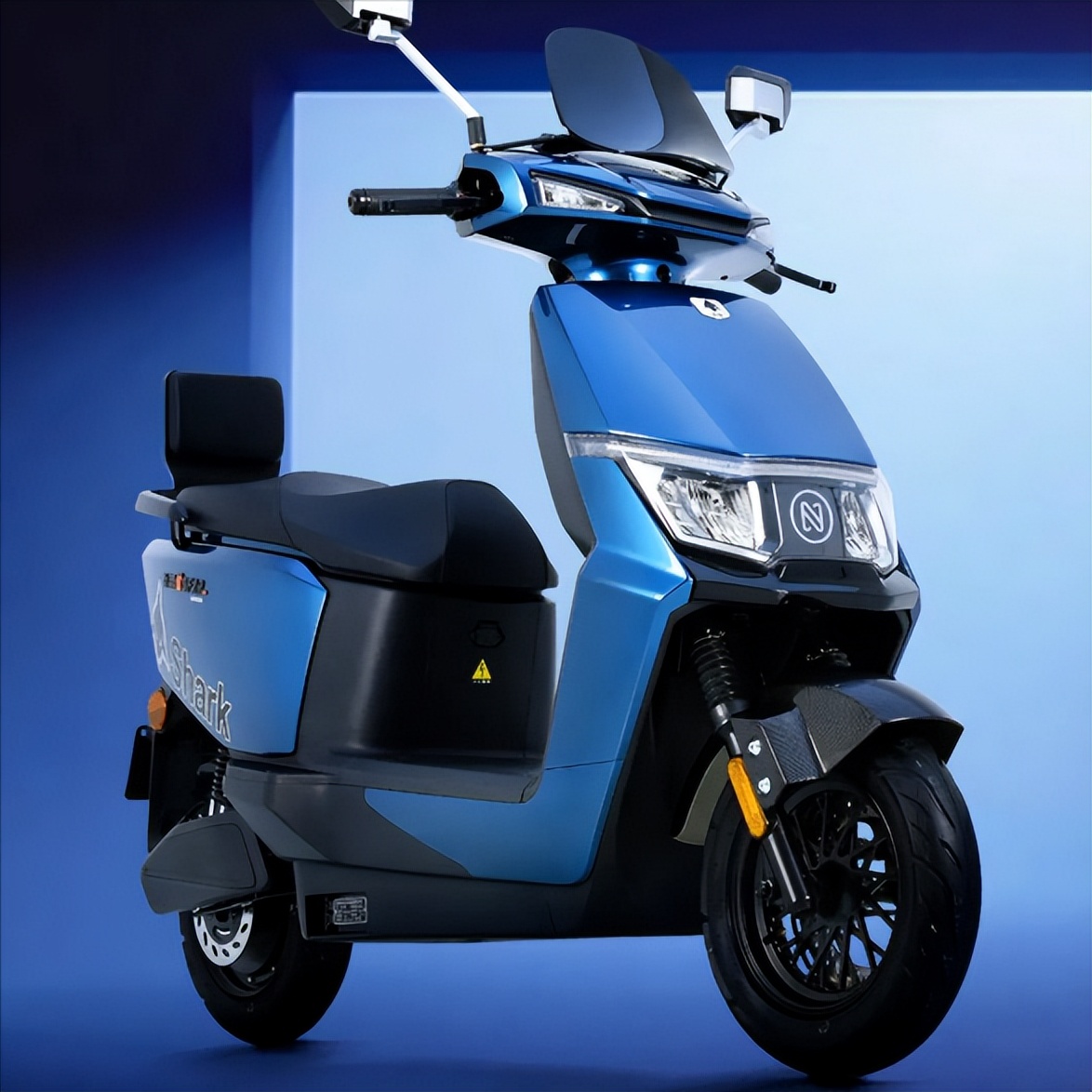 这2款电动车不仅实用而且颜值高,4000左右续航强动力强的电摩