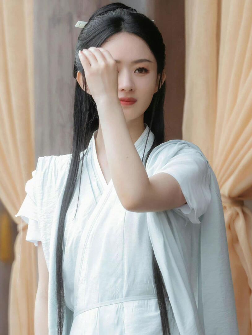 赵丽颖和白鹿同款发型,白鹿赵丽颖长月粉衣换脸造型对比