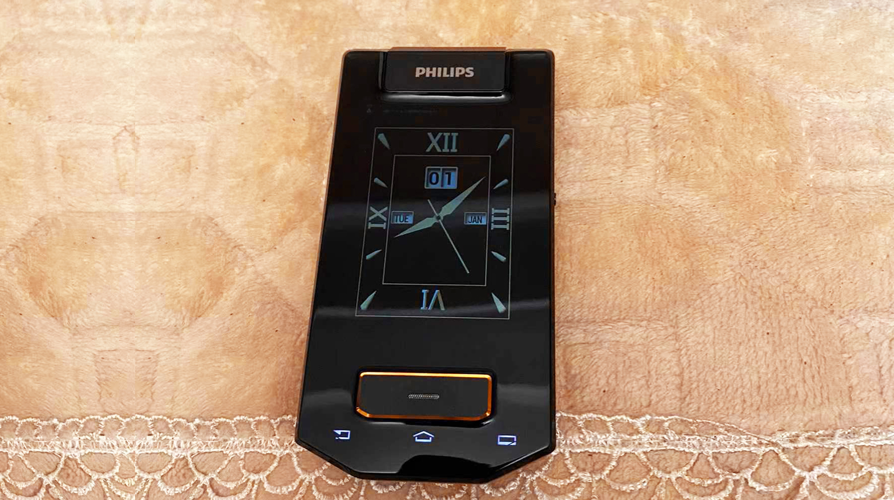 外形像跑车的翻盖手机,外观酷似保时捷的手机