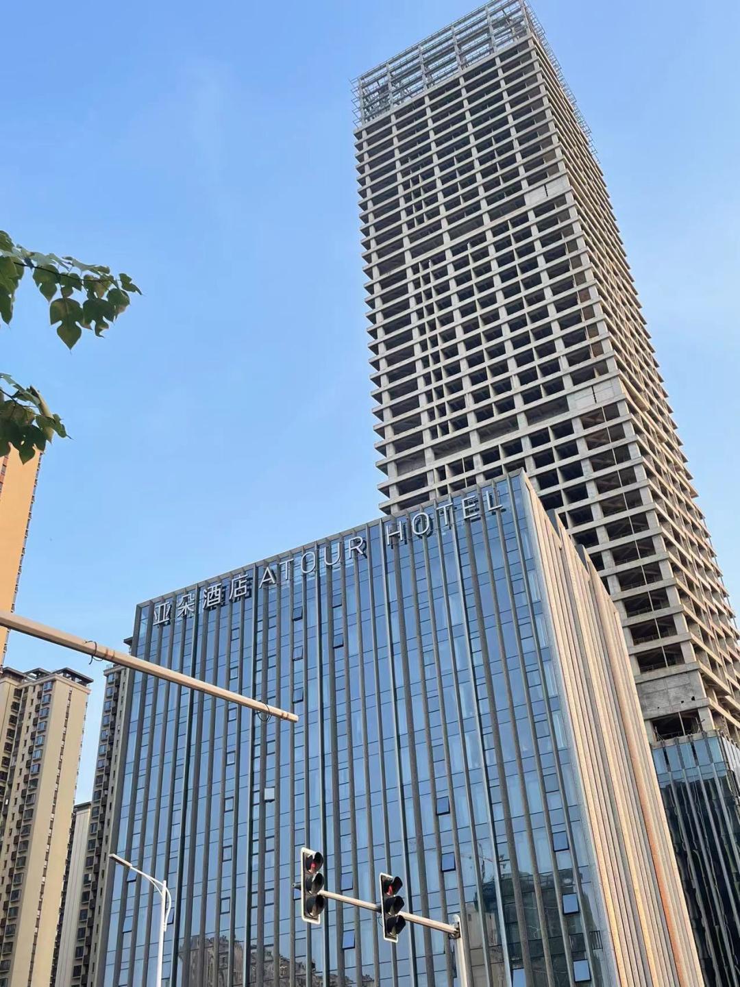 南昌绿地朝阳中心大平层江景,绿地朝阳中心超高层