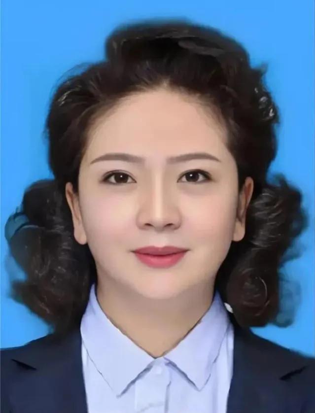 “李少莉事件”持续曝光后，听一小区退休老大爷是如何评价她的