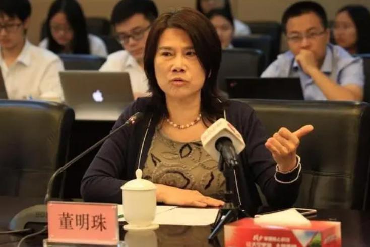 大街上店铺转让,为什么很多店铺贴着旺铺转让