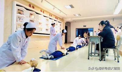 我校组织开展应急救护知识培训,我校开展新生应急救护培训