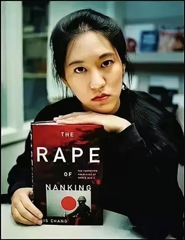 她叫什么名字,她叫皓月