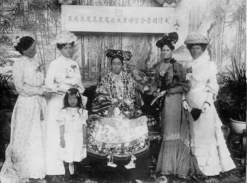 慈禧死后尸体为何不腐,慈禧遗体被扔棺外40天