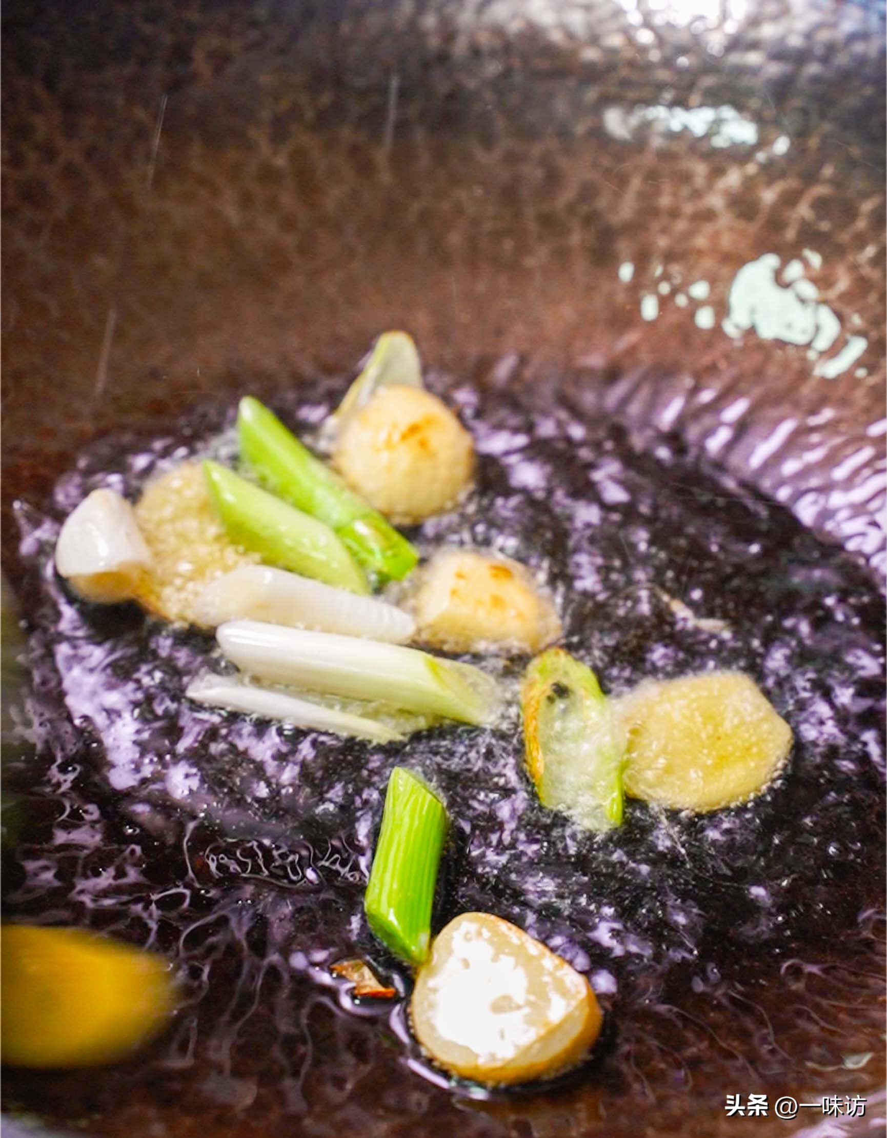 油焖大虾怎么做虾肉紧实q弹,潜江油焖大虾怎么让虾肉q弹