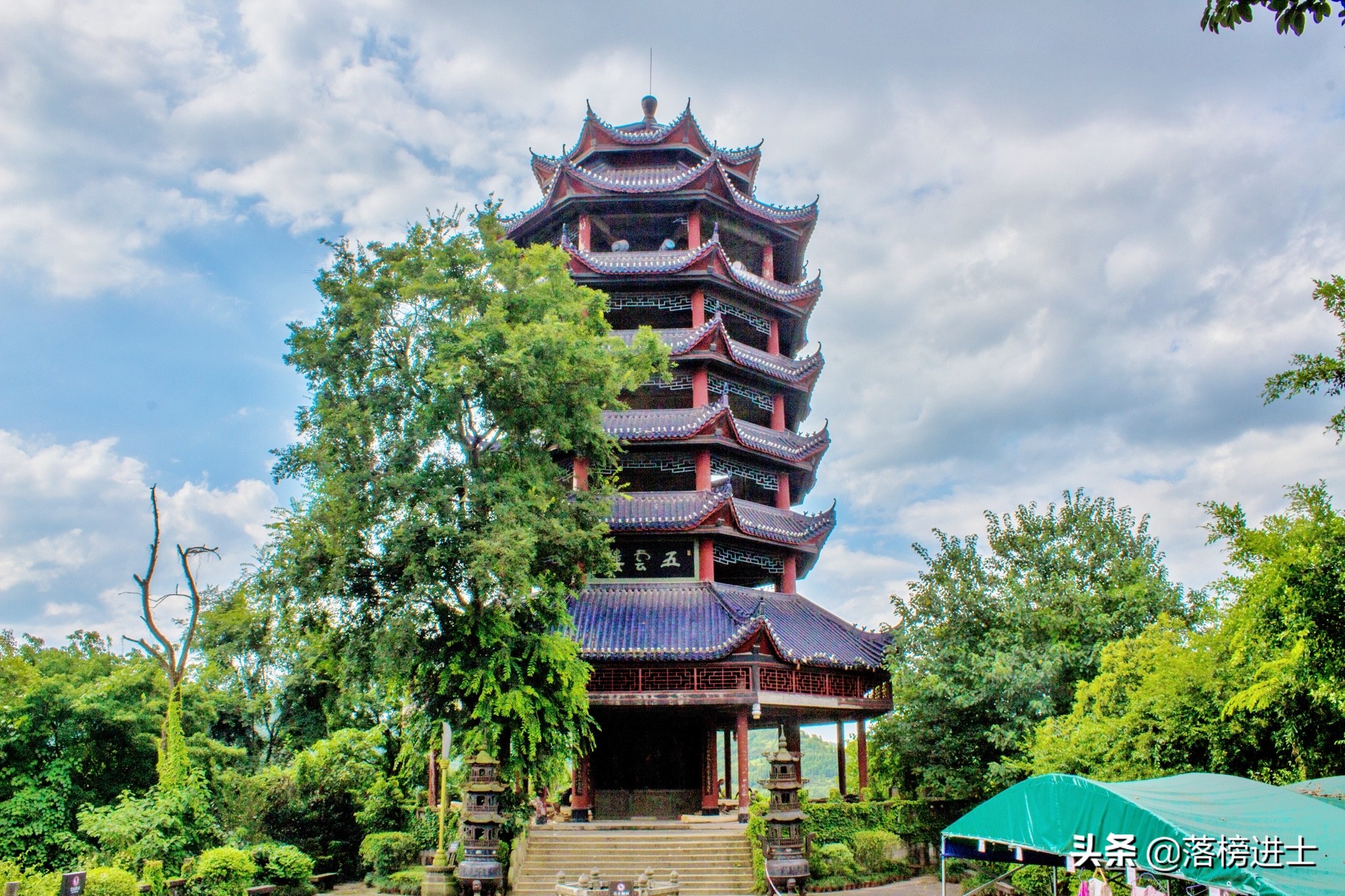 重庆丰都县鬼城位于哪里,重庆丰都看完鬼城后还有什么景点