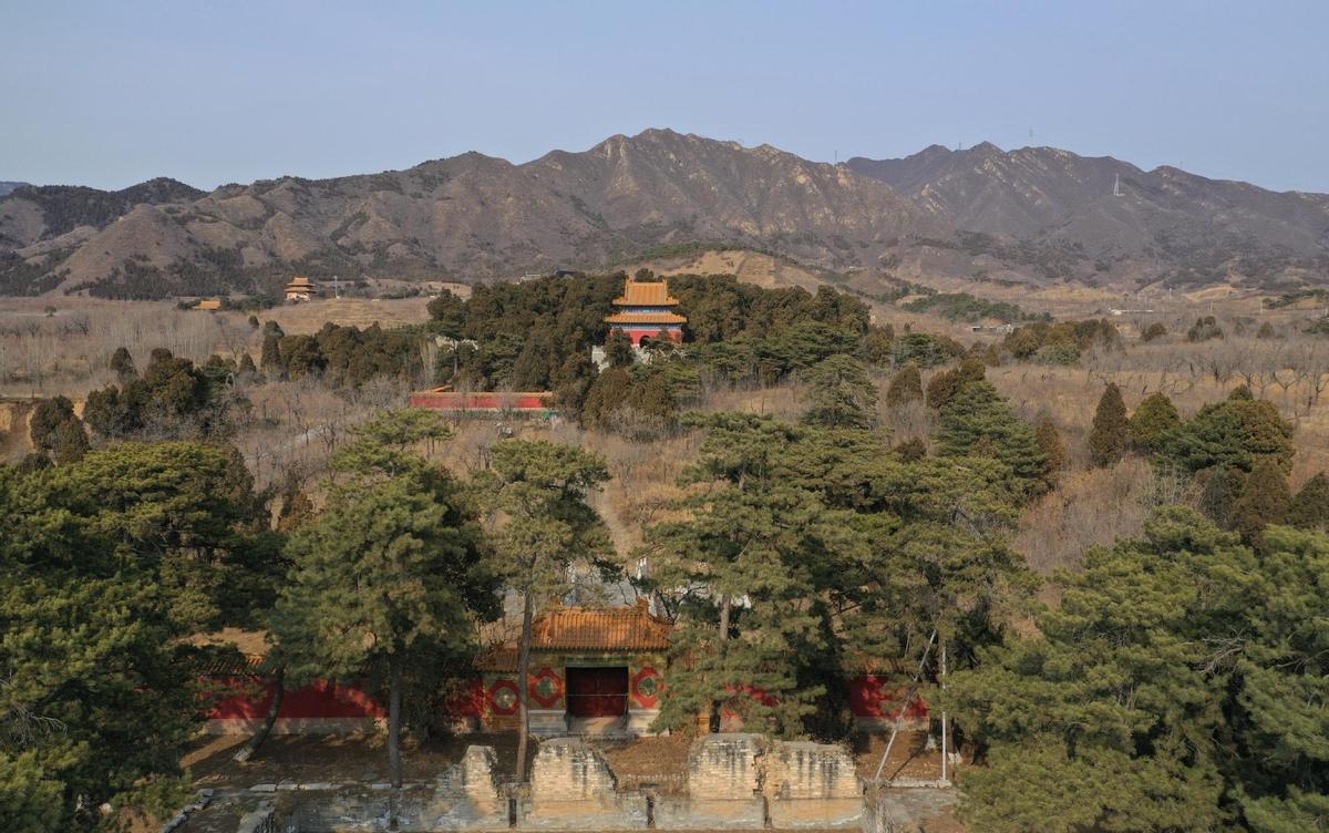 日军当着国军的面杀俘虏,日军侵华兽行