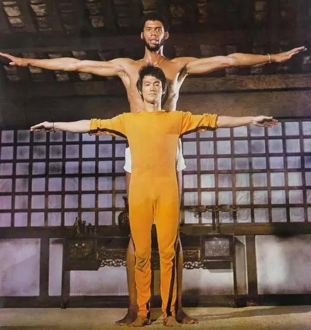 李小龙真正的华人之光,华人之光成龙有多强