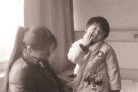 亲生母亲抛弃女儿20年后上门认亲,24年后亲生父母来认亲