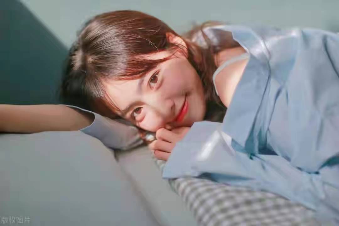 故事：我撮合男神和闺蜜三年无果，他终委屈开口“喜欢你很久了”