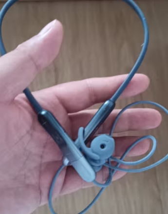 轻巧耳挂式蓝牙耳机,不容易坏的几款挂脖式蓝牙耳机