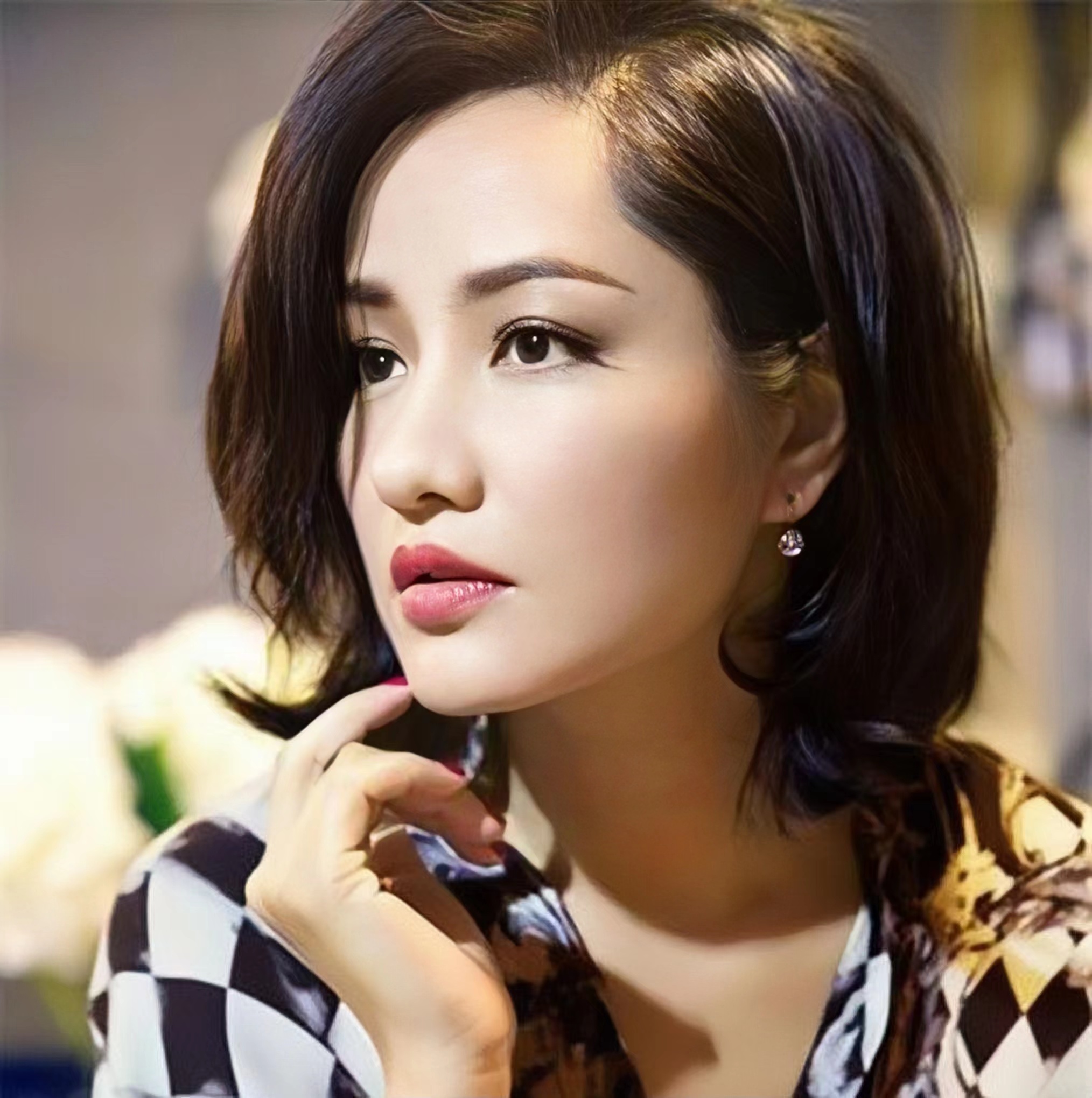 年轻时的瞿颖又飒又漂亮,52岁的瞿颖走秀惊艳全场美丽酷飒