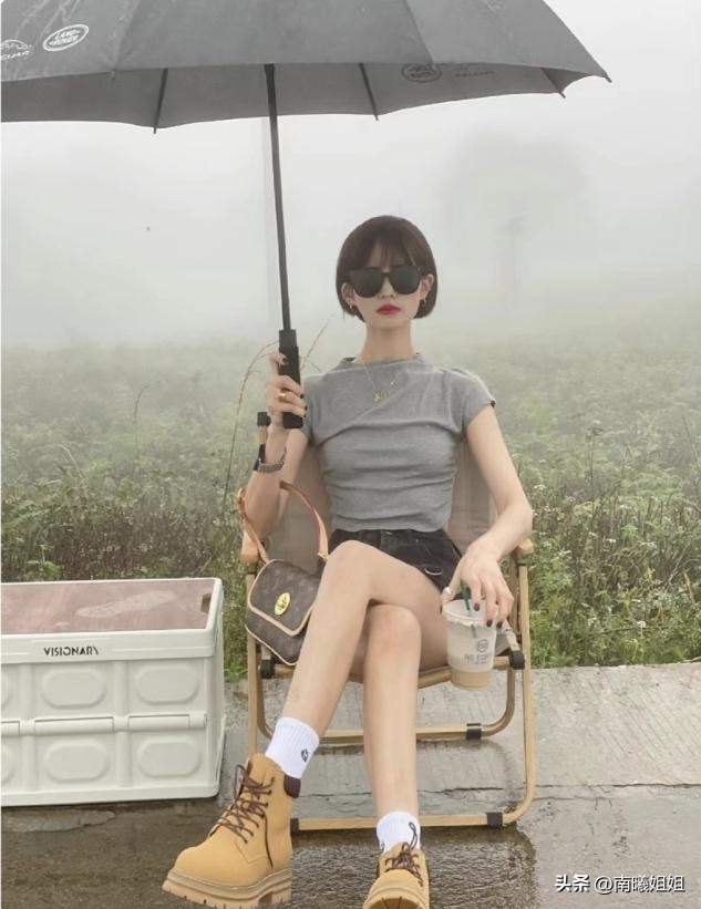 流行齐耳短发烫发型,最流行的齐耳短发烫发