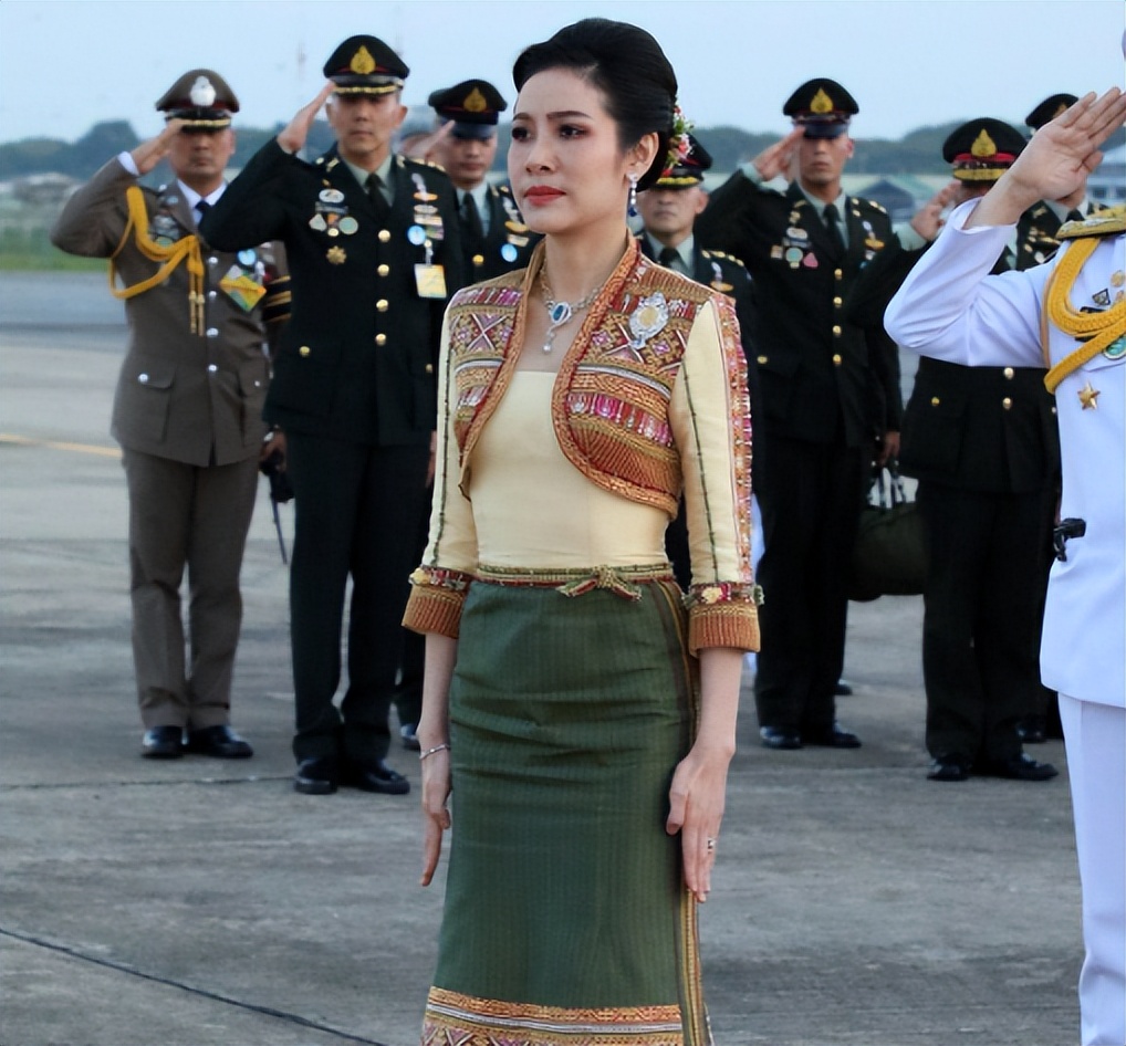 51岁西拉米回宫希望落空，难以越过苏提达复宠，贵妃出局甘拜下风