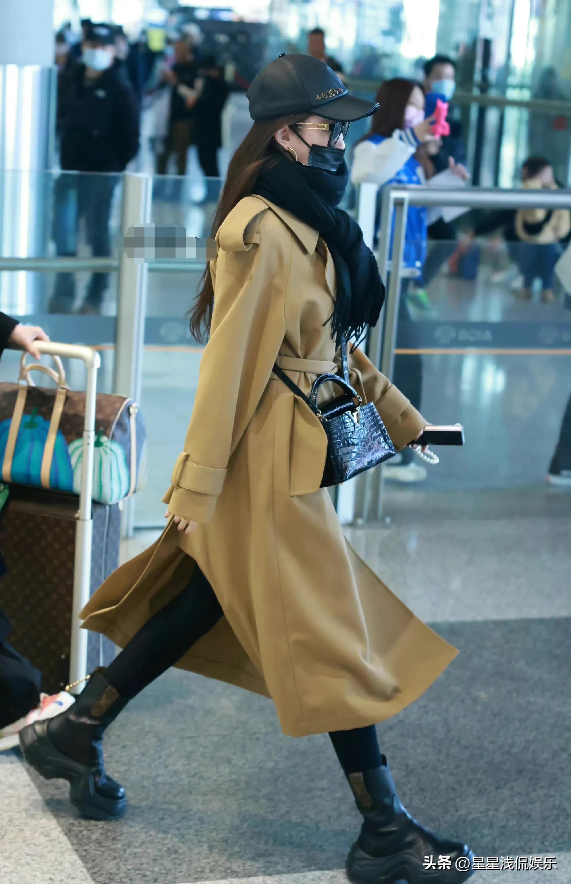 刘亦菲巴黎时装周2016,刘亦菲看lv时装造型