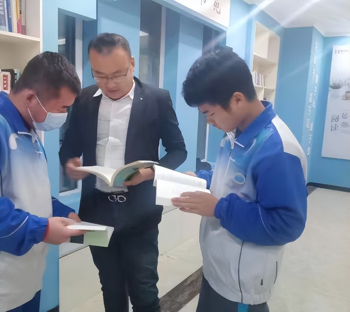 他们有个共同的名字，叫“新纪元高三班主任”（一）