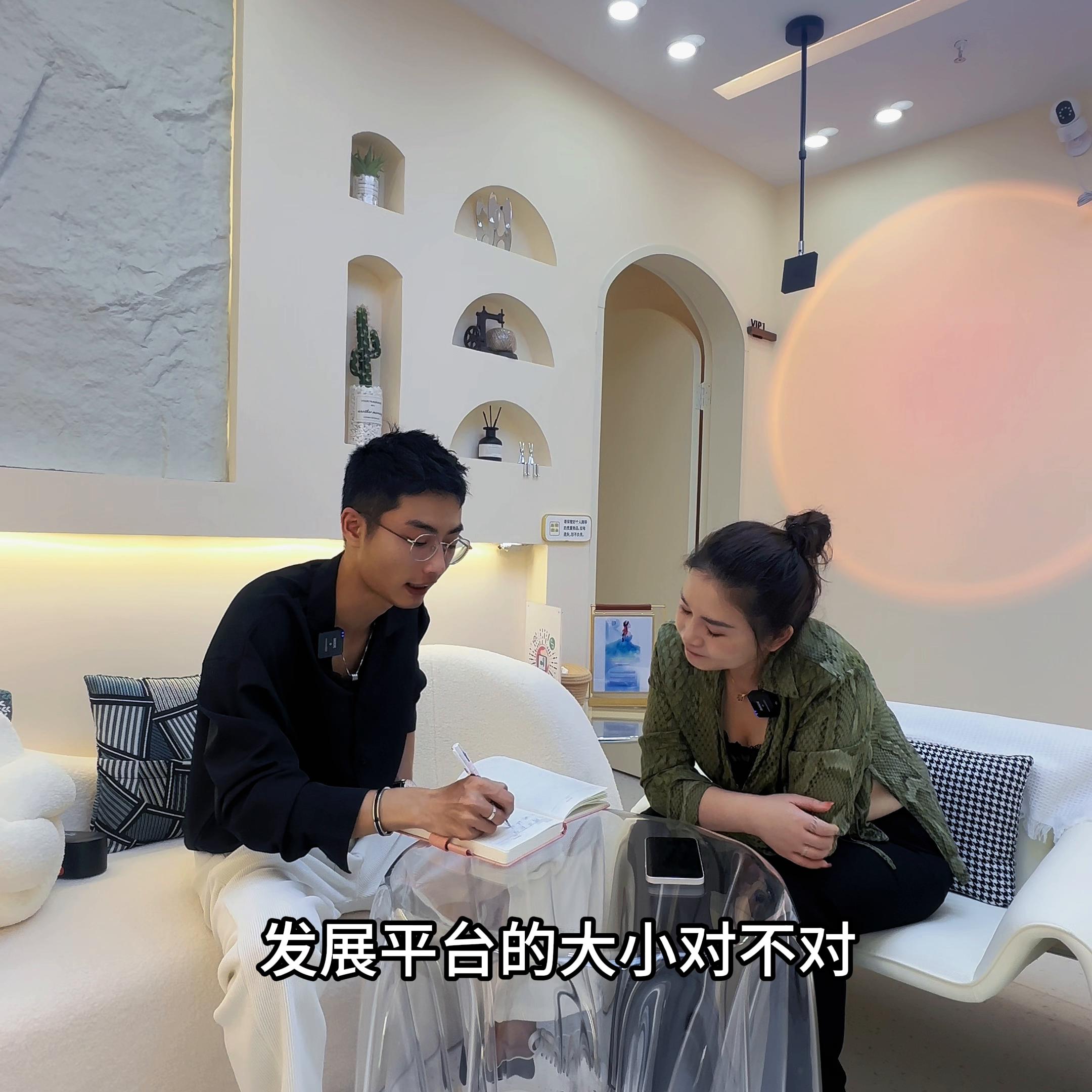 美甲店工作技巧,开美甲店怎么招募美甲师