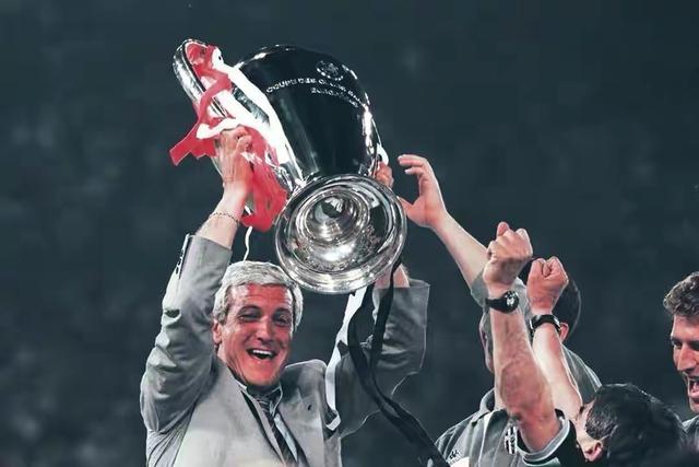 前国足教练里皮近况！参加大学讲座坦言：为了钱才来中国执教