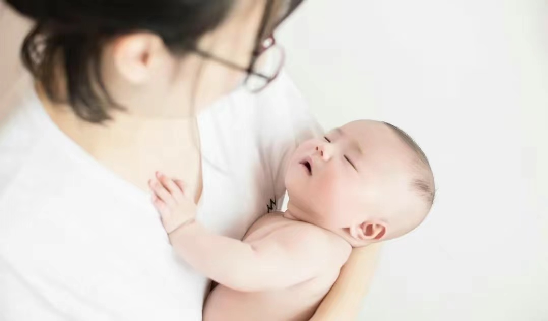 宝宝一放到床上就醒，怎么办？做好以下3点解决你的烦恼