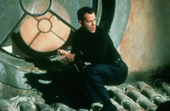 布鲁斯威利斯怎么患上失语症的,布鲁斯威利斯失语症恶化