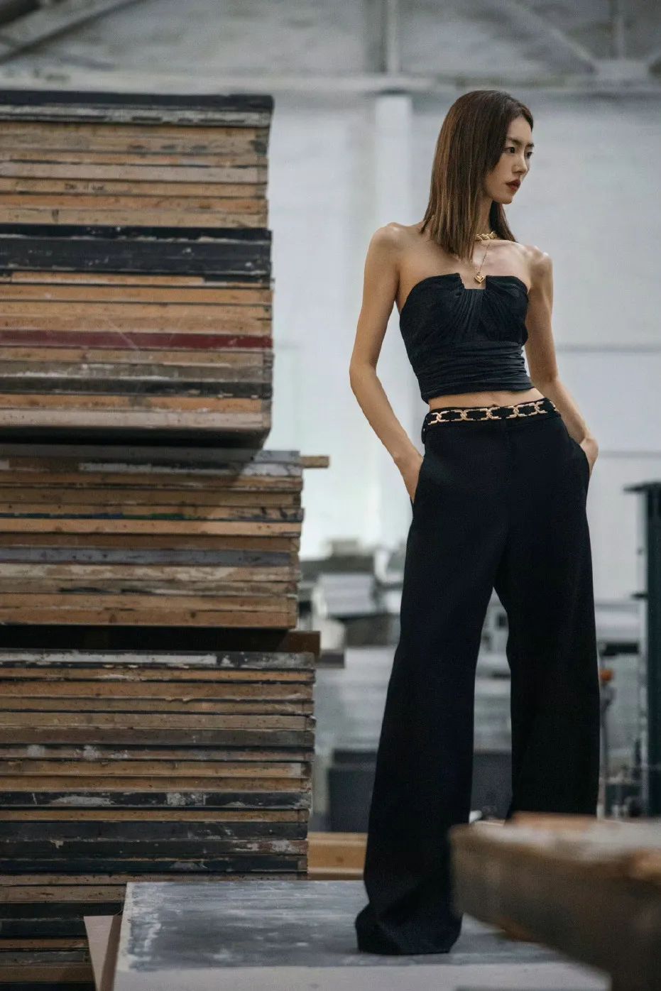 杨紫琼大衣配高筒靴穿搭,杨紫琼穿丝绒大衣图片